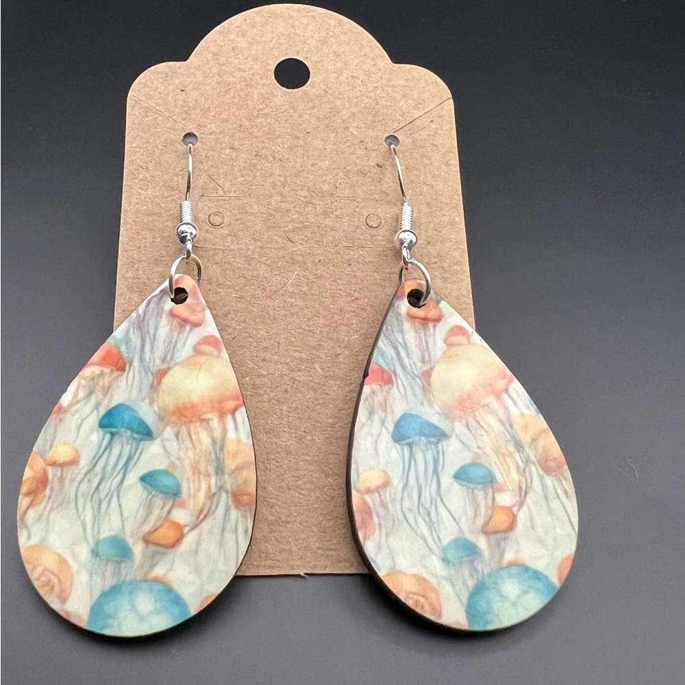 Jellyfish Patterned Teardrop Shaped Earrings - Picture 1 of 2